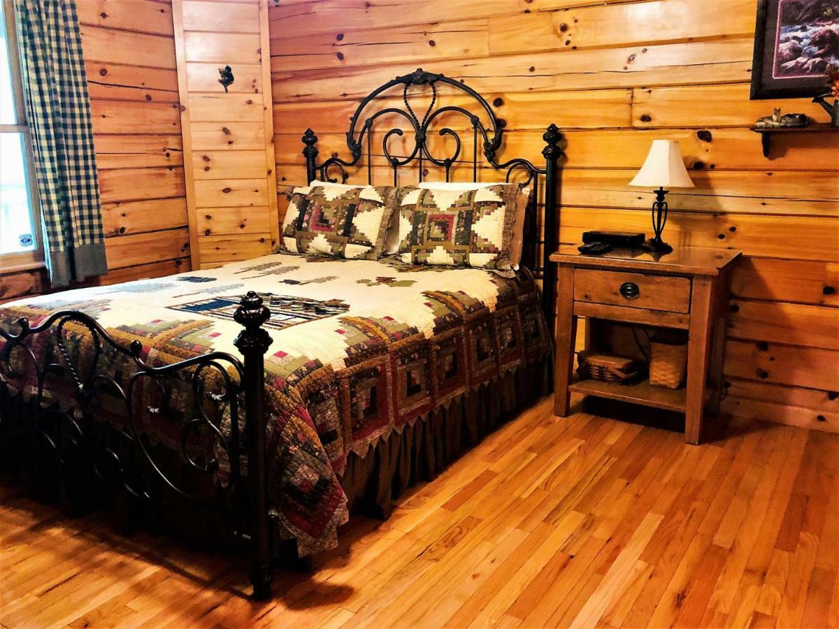 Bear Pleasures Cabin Villa Gatlinburg Esterno foto